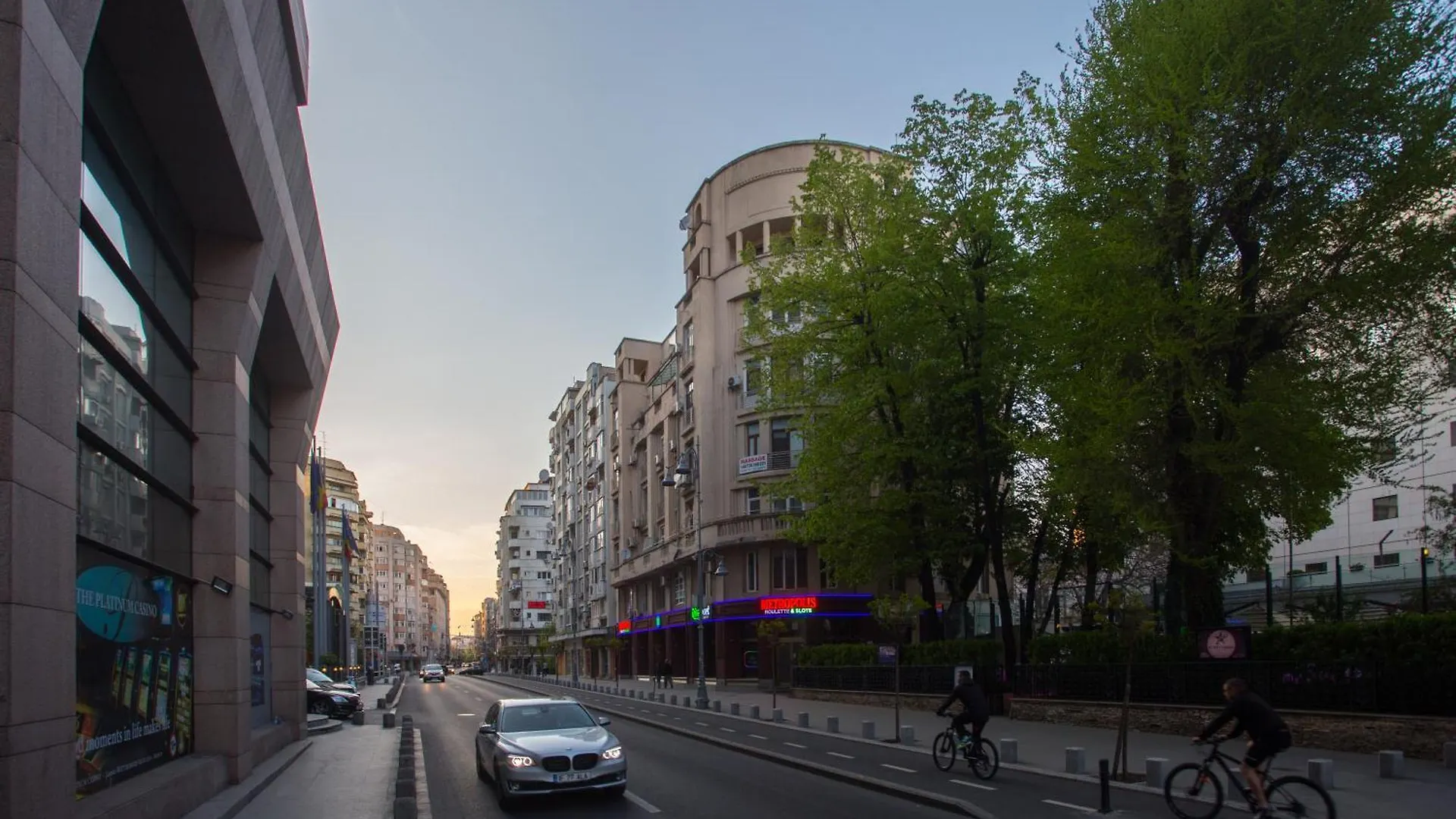 Eclectic 3 Bedroom Calea Victoriei By Urbanesq Bucarest 0*,  Roumanie
