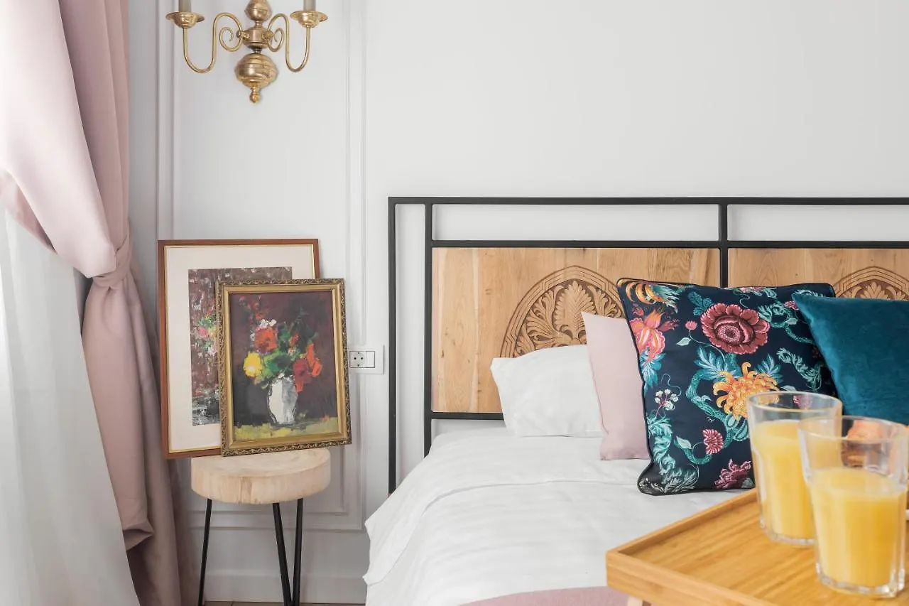Eclectic 3 Bedroom Calea Victoriei By Urbanesq Bucarest 0*,