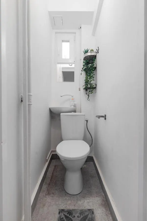 Eclectic 3 Bedroom Calea Victoriei By Urbanesq Bucharest